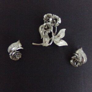 Vintage Set Rose Flower Brooch Pin Clip Earrings Silver Tone